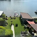 Insel Mit Eigenem Bootsanleger Apartment *