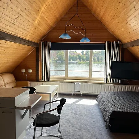 Insel Mit Eigenem Bootsanleger Apartment